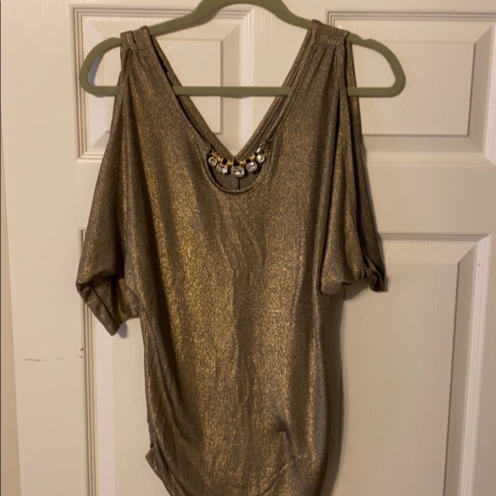 Cold shoulder top